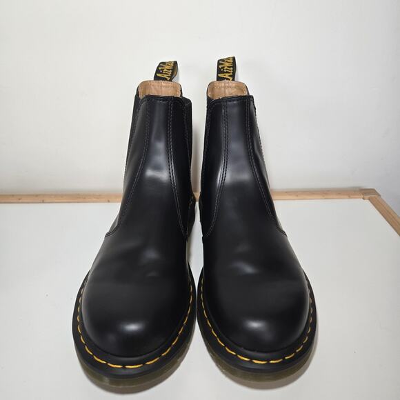 Dr. Martens 2976 YS Chelsea Boots Black Leather Ankle Pull On US W 10/ M 9 - Picture 2 of 9